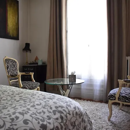3 Storey Flat With Private Terrace Apartment *