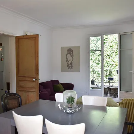 Apartment 3 Storey Flat With Private Terrace